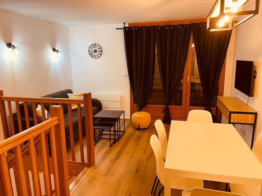 Magnifique T3 Duplex 6 Pers Avec Parking Prive. Appartement *